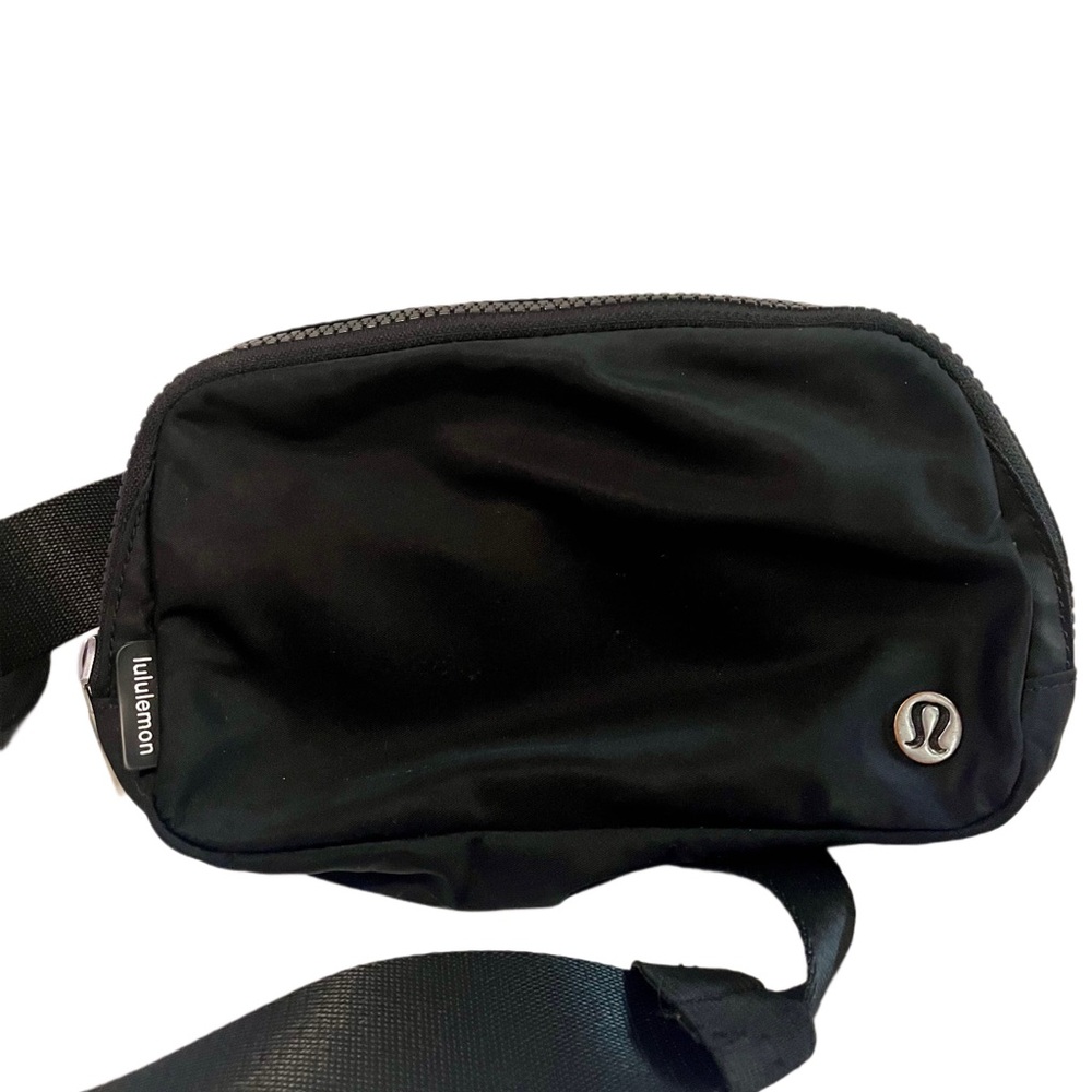 LULULEMON Everywhere Belt Bag 1L